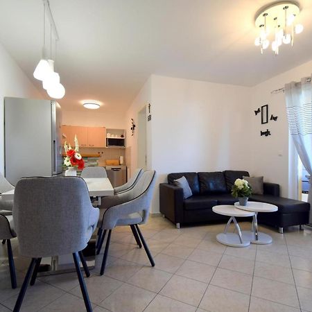 Apartment Lucy Malinska Dış mekan fotoğraf