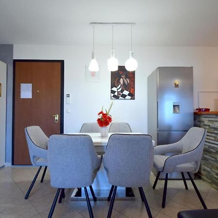 Apartment Lucy Malinska Dış mekan fotoğraf