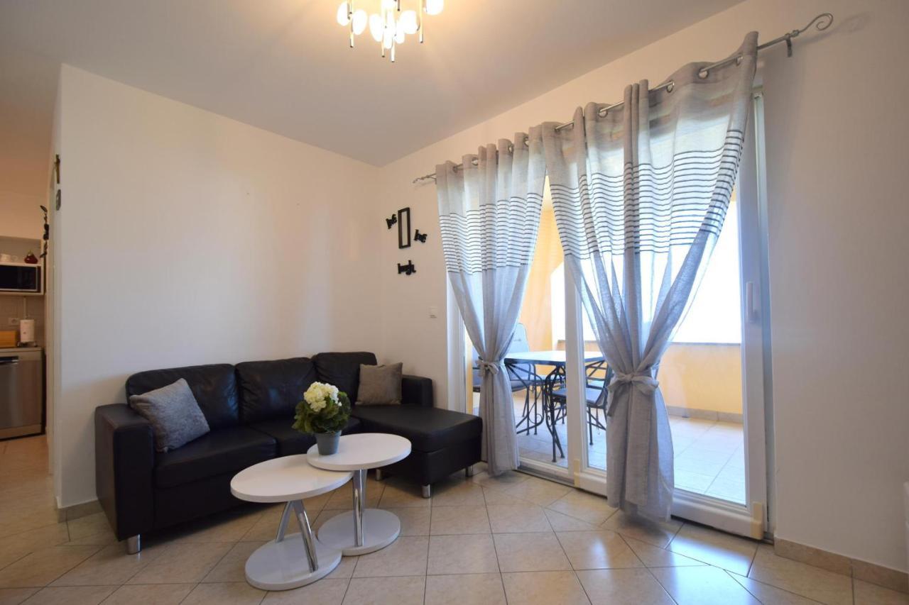 Apartment Lucy Malinska Dış mekan fotoğraf