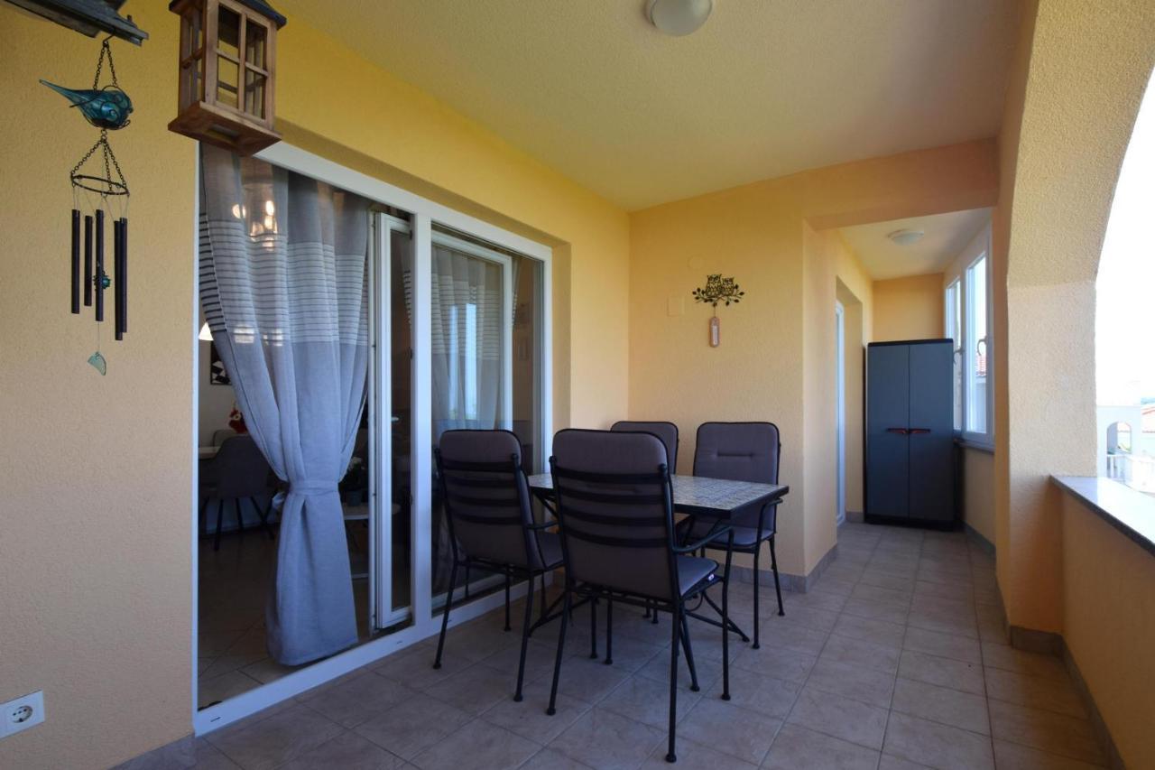 Apartment Lucy Malinska Dış mekan fotoğraf